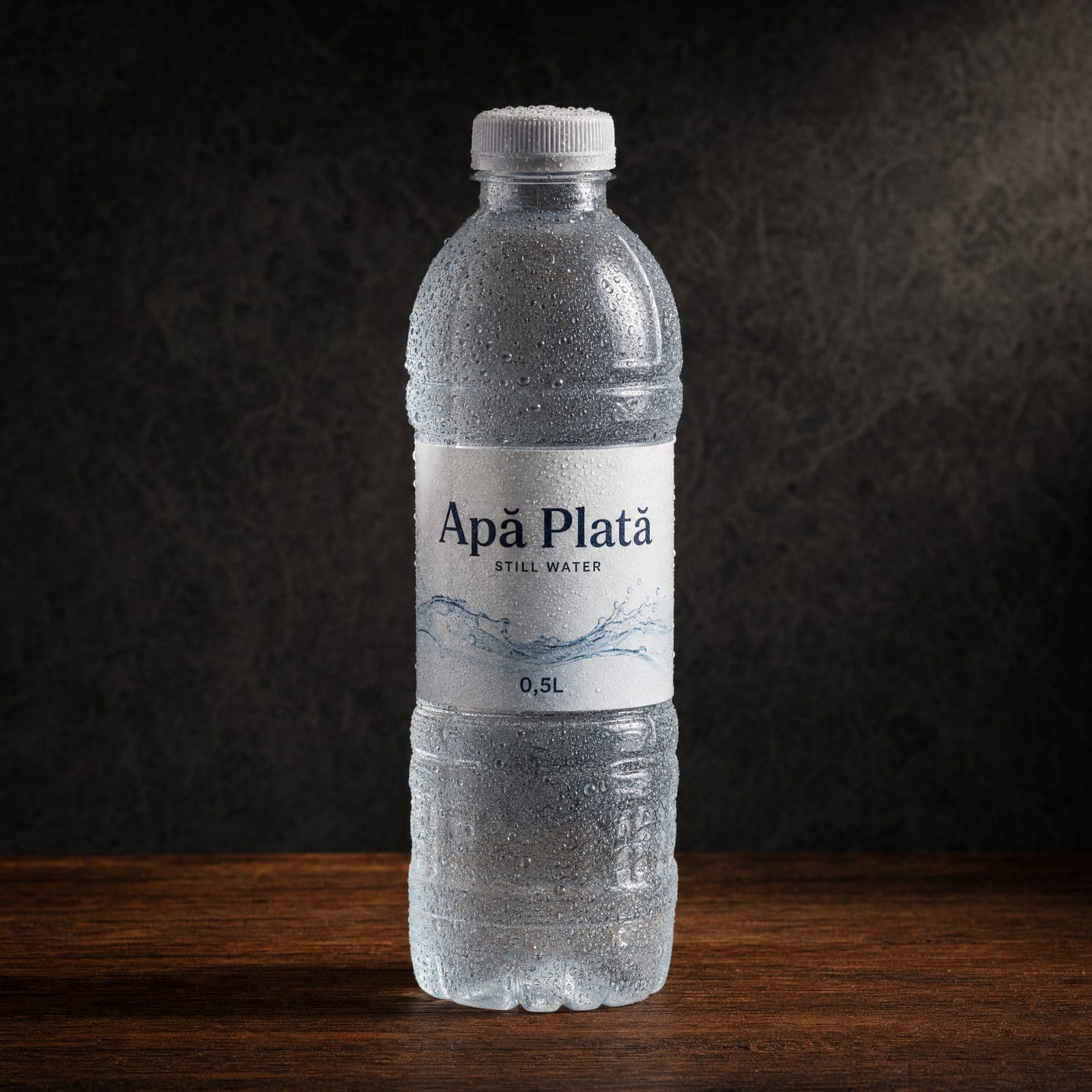 Apă Plată, a chilled half-litre bottle of still water