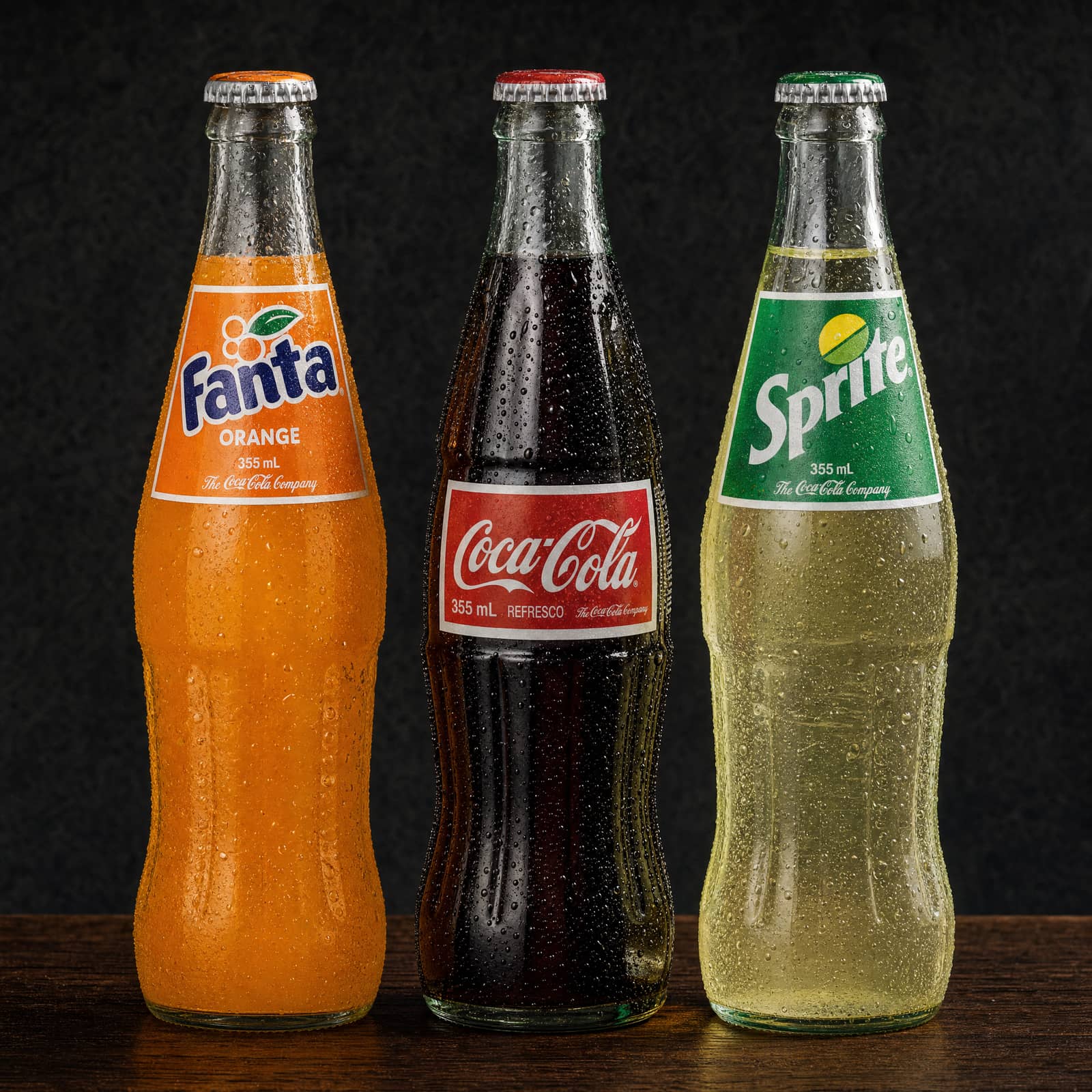 Suc Mexican la Sticlă, trei sticle reci din Mexic, Coca-Cola, Fanta și Sprite